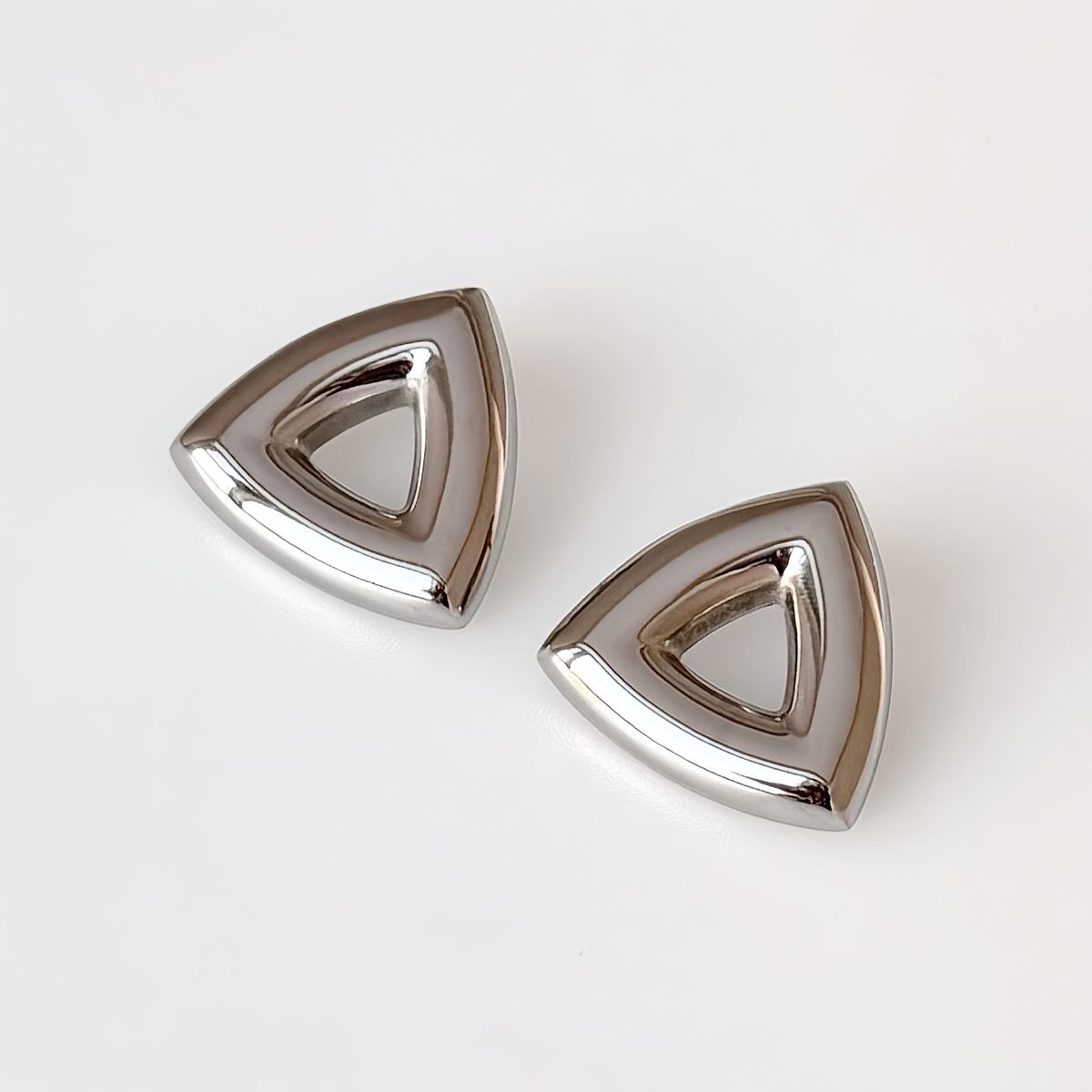 Real Gold Electroplated Titanium Steel Polished Triangle Retro Minimalist OOTD Gold And Silver Earrings_ipsvogv.com
