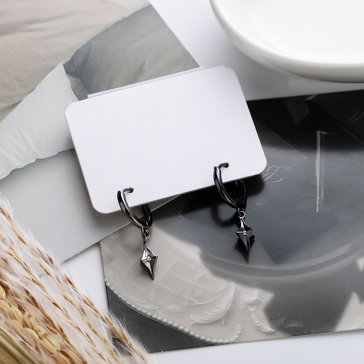 Ear Studs, Handsome Men, Single Personality, Trendy Hip-hop, Versatile Earrings, Niche Fashion, Light Luxury Design,_ipsvogv.com