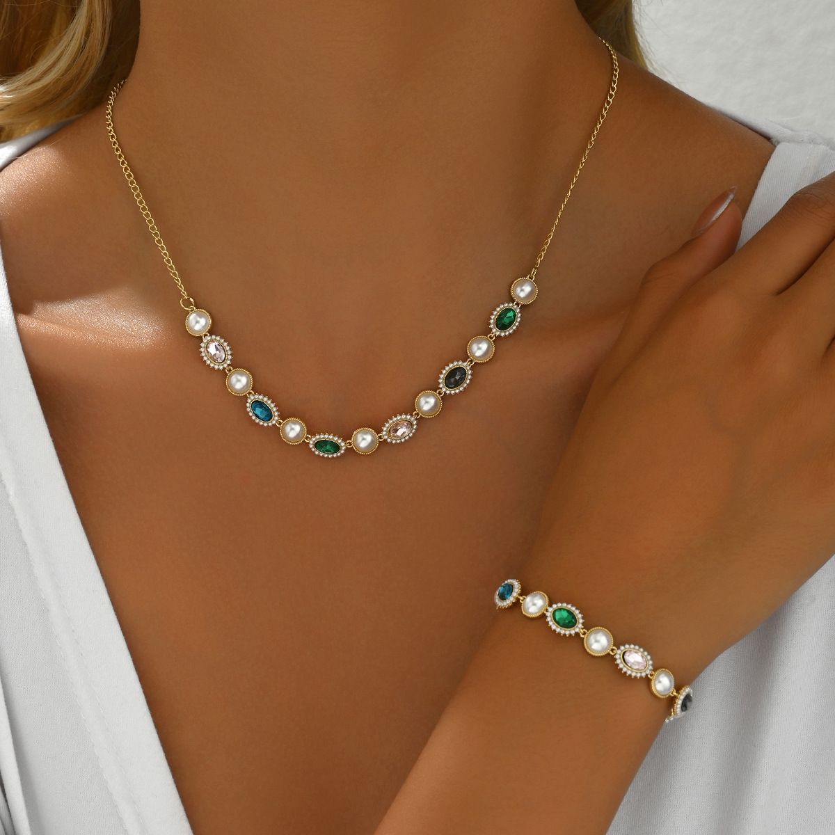 2024 New Style Women's Pearl Necklace Jewelry Set Versatile Diamond Plated Bracelet Clavicle Chain_ipsvogv.com