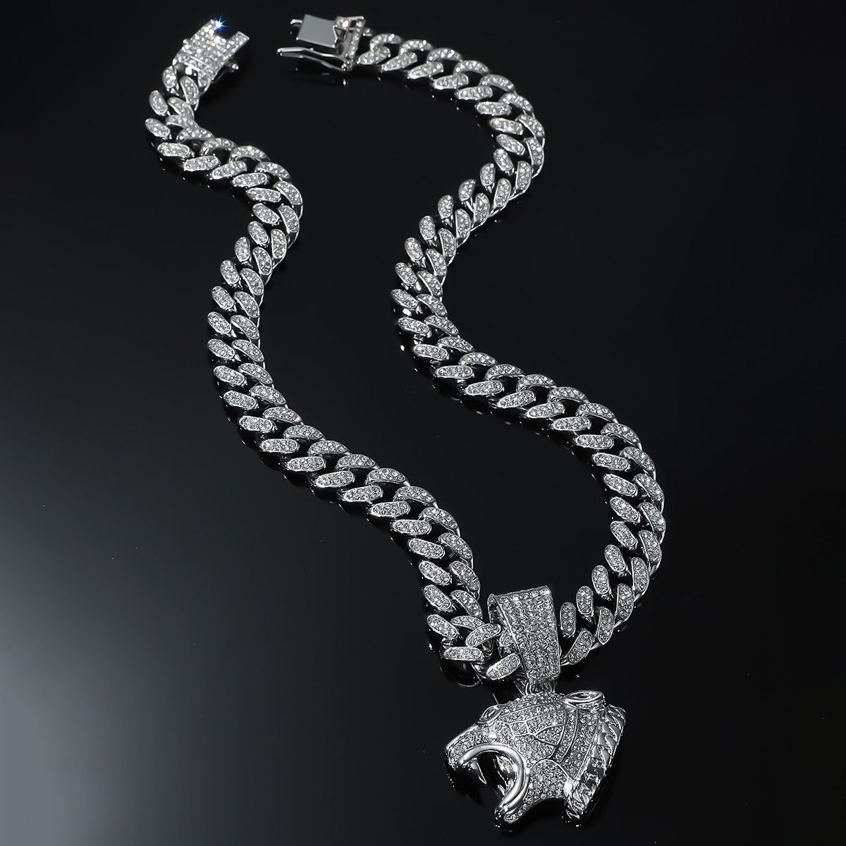 New Trend Versatile Black Leopard Head Pendant Necklace for Men's Fashion_ipsvogv.com