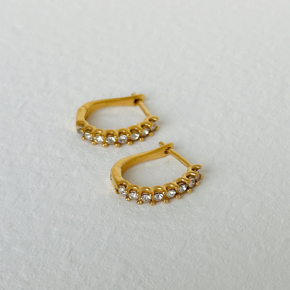 Fashionable Niche INS Retro Coral Diamond Colored Zircon Choop Ear_ipsvogv.com