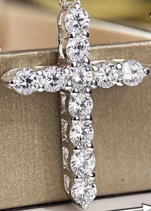 Moissanite Cross Necklace For Men And Women Cross Full Diamond Clavicle Necklace Hip Hop Simple Trend Diamond Pendant_ipsvogv.com