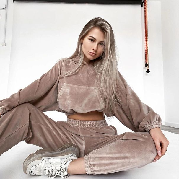 Women's Clothing fashion sports suit long sleeved hooded sweatshirt trousers two piece suit_ipsvogv.com