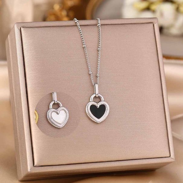 Light Luxury Stainless Steel Peach Pendant With Niche Design, Double-sided Black And White Heart Necklace, Collarbone_ipsvogv.com