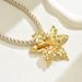 2024 New Style Women's Exaggerated Three Dimensional Flower Design Versatile Pendant Clavicle Chain Necklace_ipsvogv.com