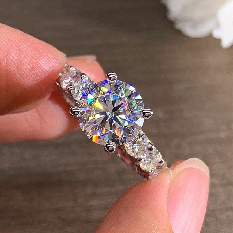 Cao Shi's Luxury Copper Inlaid Zircon For Women's Exquisite Four Claw Engagement Banquet Ring Accessories_ipsvogv.com
