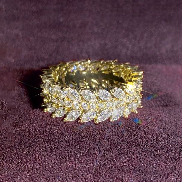 Cao Shifeng's Luxurious Willow Leaf Ring Exudes And Cool Vibe, With Dense Circle Of Inlaid Index Finger Rings That Exude_ipsvogv.com
