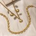 temperament gold stainless steel shell necklace does not fade female ins high end simple versatile jewelry_ipsvogv.com
