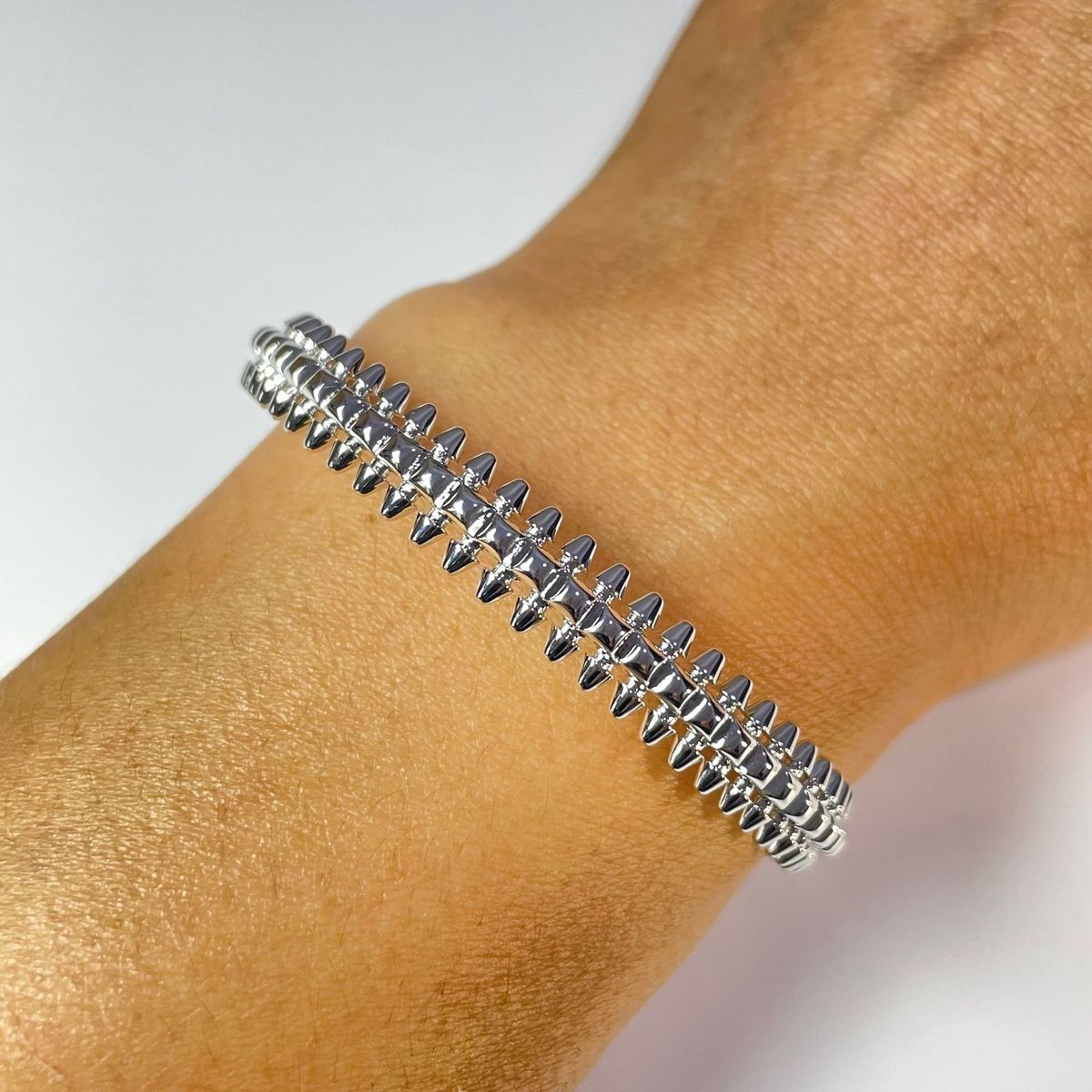 Bullet Bracelet Diamond Sawtooth Retro Hand Jewelry Buckle Gear Bracelet Female_ipsvogv.com