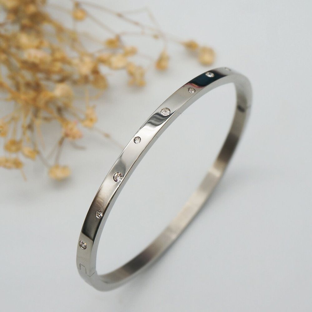 Women's Jewelry Titanium Steel Buckle O Shaped Bracelet No Fading Light Luxury Ten Zircon Diamond Studded Stainless Steel Bracelet_ipsvogv.com