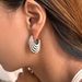 INS Fashionable INS Retro Titanium Steel Hollow Oval Earrings_ipsvogv.com