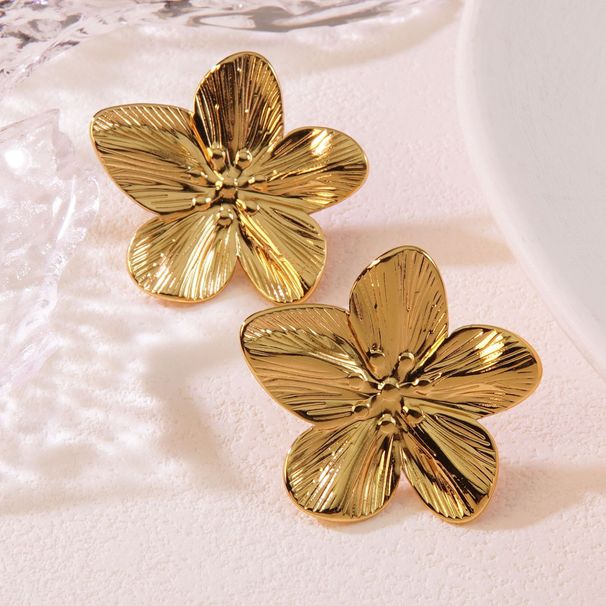 Gold Color Five-Leaf Shaped High-Quality Texture Exaggerated Earrings Artistic Flower Studs_ipsvogv.com