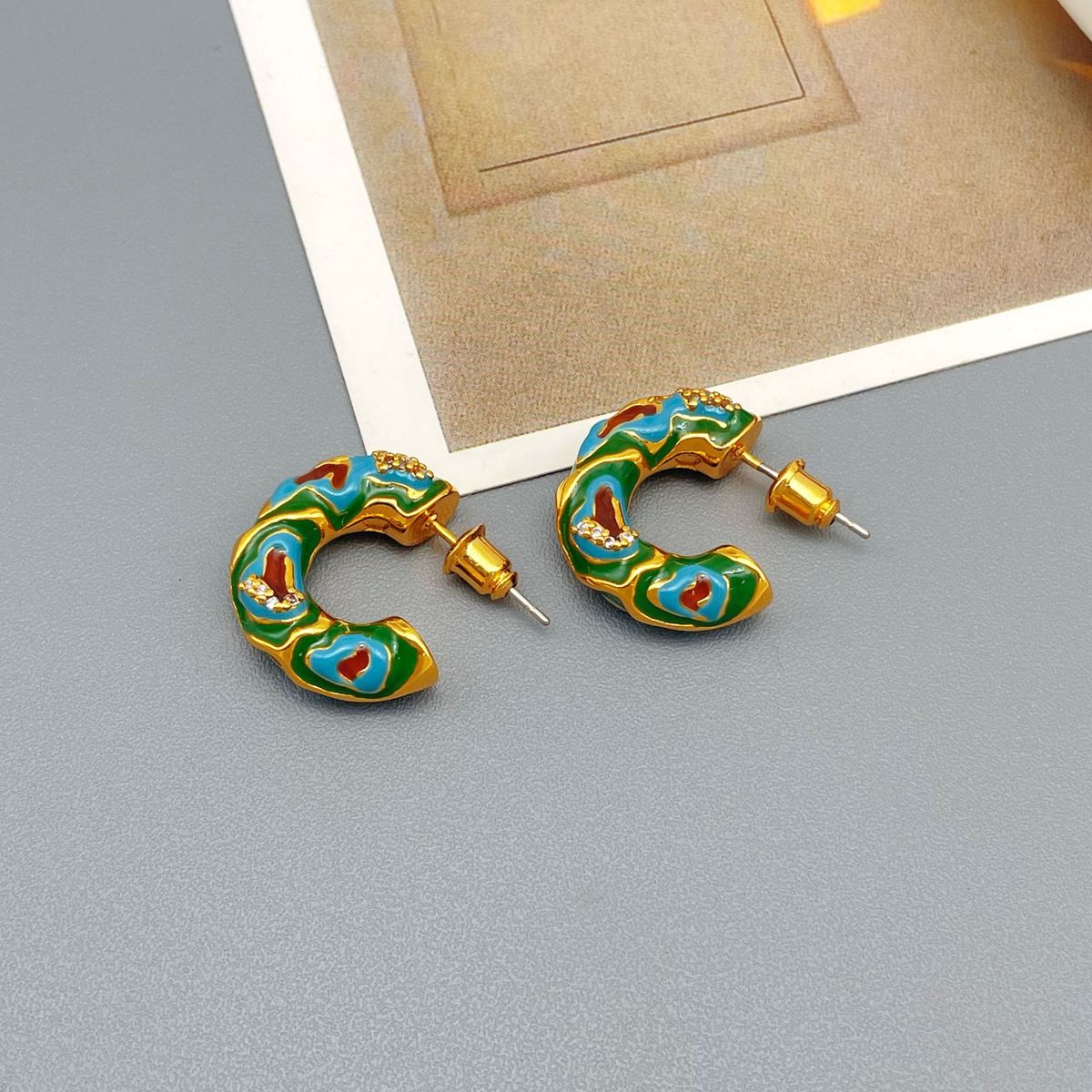 Compact C-shaped enamel glazed light luxury temperament, exquisite high-end personality, fashionable earrings, ear_ipsvogv.com