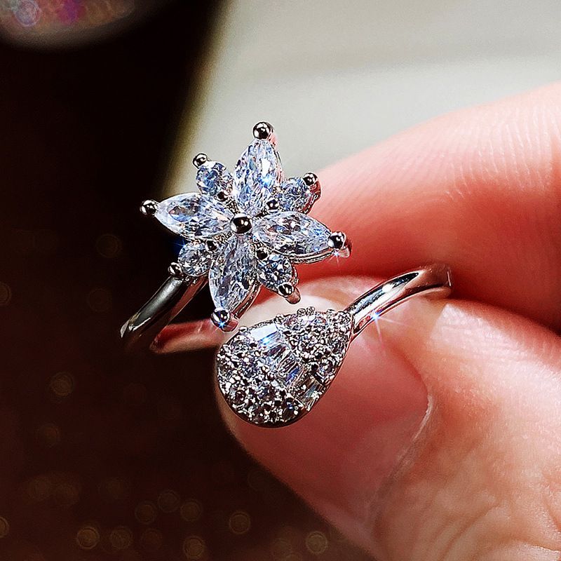 Cao Shi bride jewelry necklace three piece set super flash flower water drop zircon jewelry Korean women's Necklace Set_ipsvogv.com
