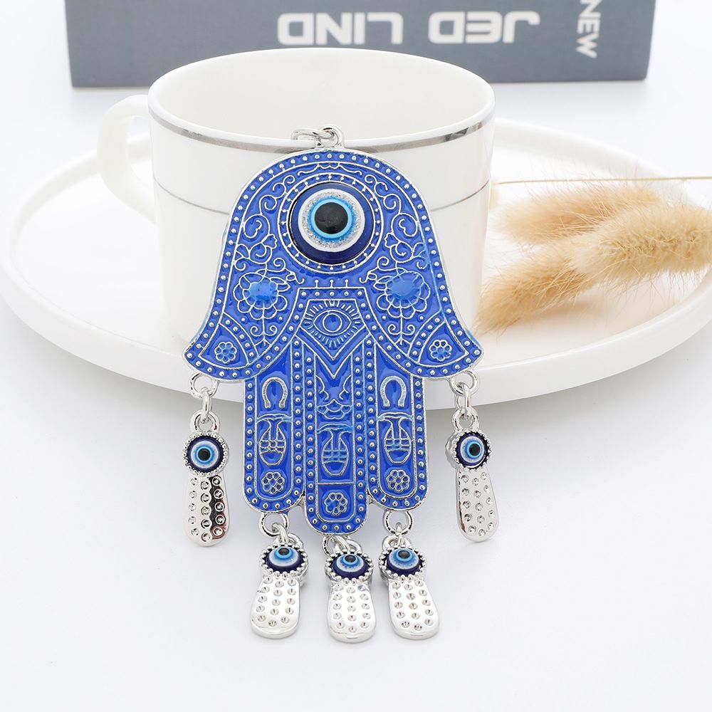 Creative Blue Eye Bag Pendant Devil's Eye Palm Metal Keychain Pendant_ipsvogv.com