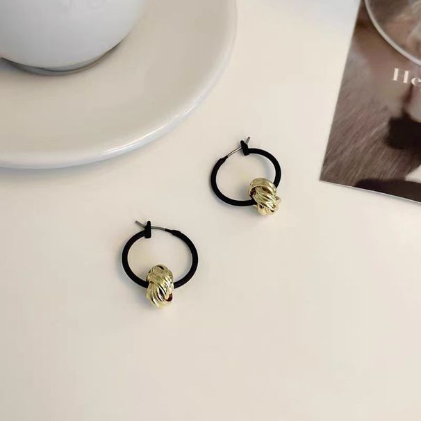 Retro Design Gold Knotted Earrings Simple And High End Black Circle Earrings Net Celebrity Temperament Earrings_ipsvogv.com