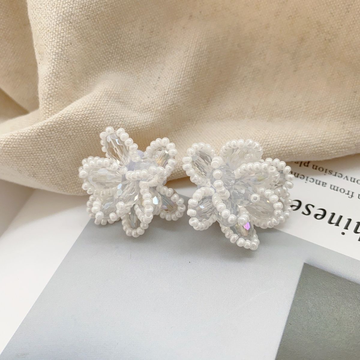 Vintage French Girly Feeg Natural Shell Wers Niche Small Fragrance White Fritillary Design Sense Earrings_ipsvogv.com
