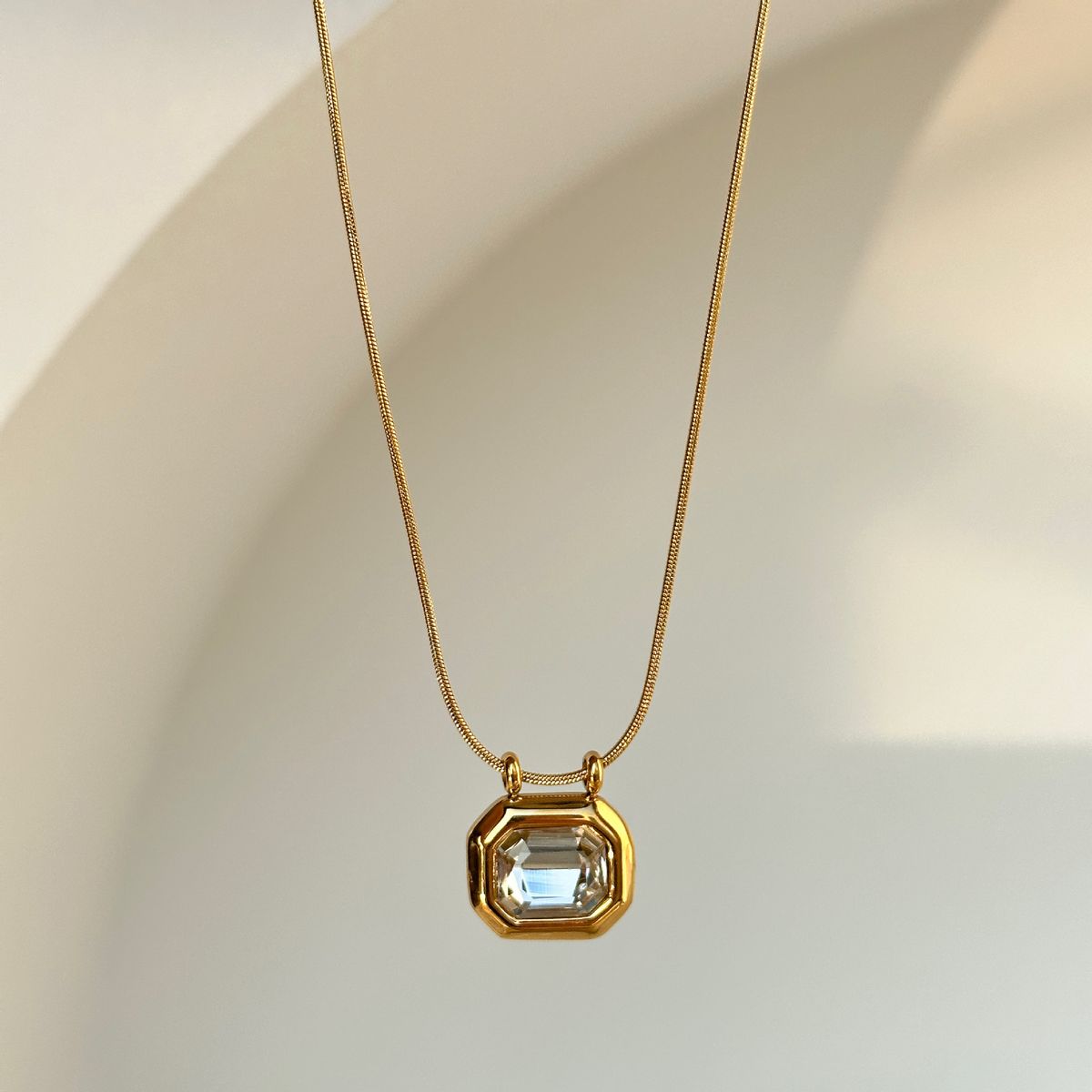 Women’s Jewelry Set Fashion Retro Gold Plated Titanium Steel Octagonal White Zircon OOTD Necklace_ipsvogv.com