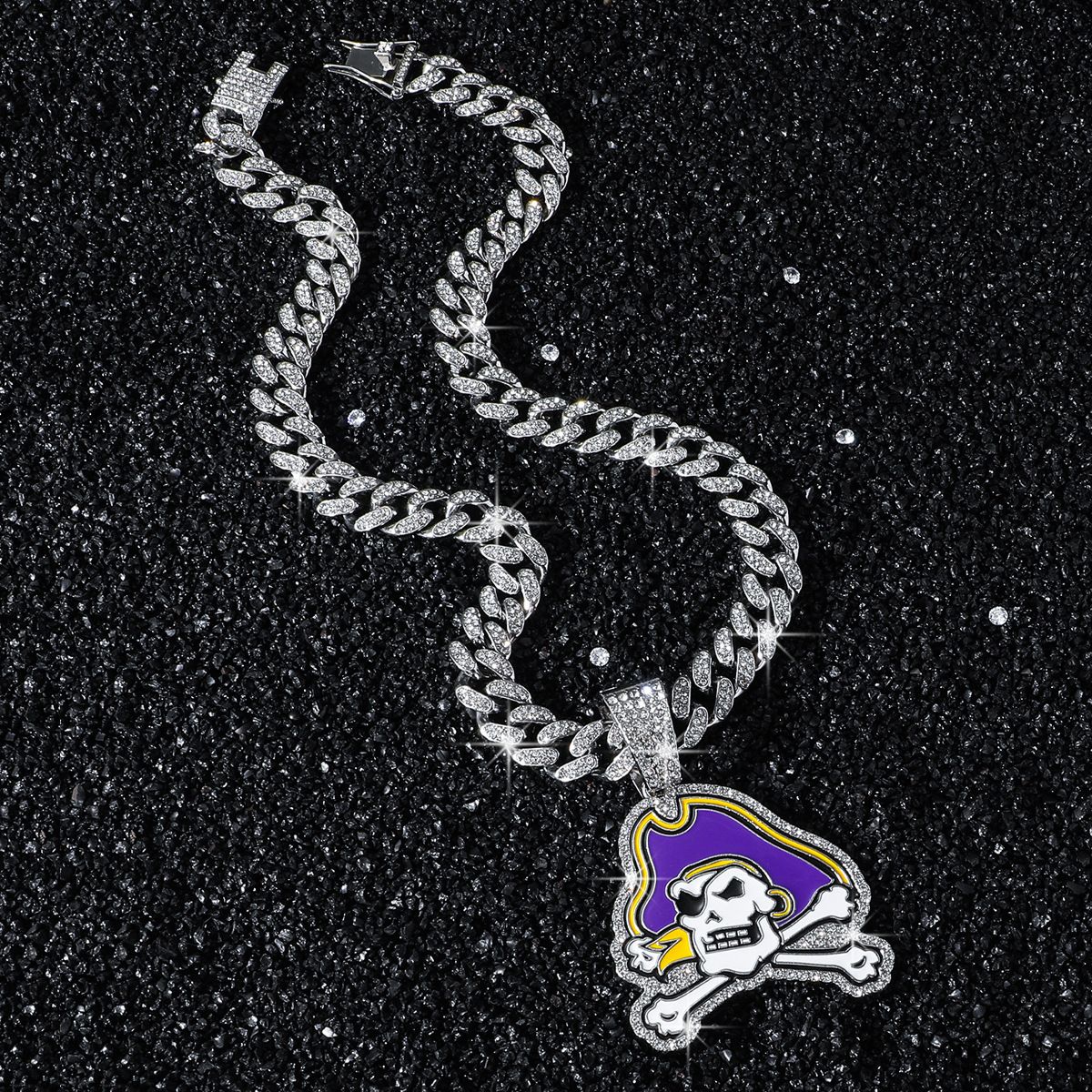Accessories Men's Versatile Hip-Hop Necklace Fashion Trendy Full Diamond Skull Pirate Pendant_ipsvogv.com