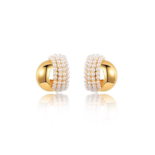 Women's Jewelry French Retro Metal Arc Earrings Light Luxury Niche Design Fashion Temperament Pearl Earrings Versatile Earrings_ipsvogv.com