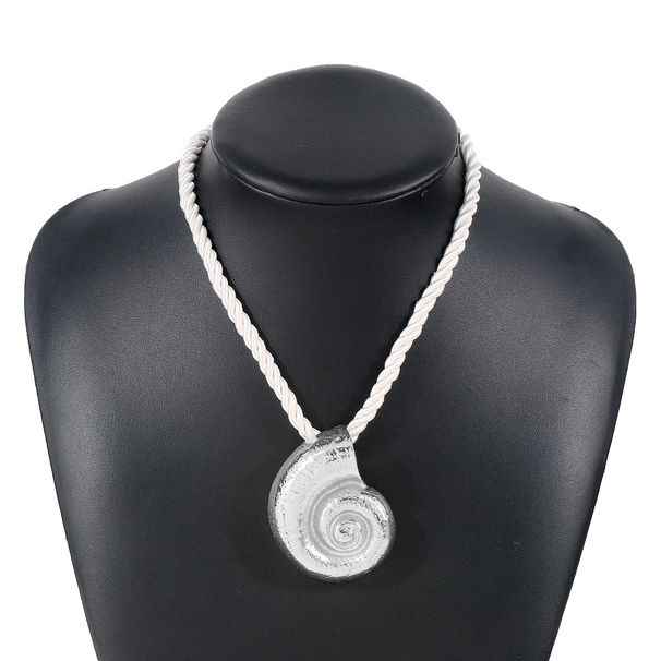N11486 Fashion Exaggerated Conch Pendant Necklace Personalized Ocean Style Geometric Neckchain_ipsvogv.com