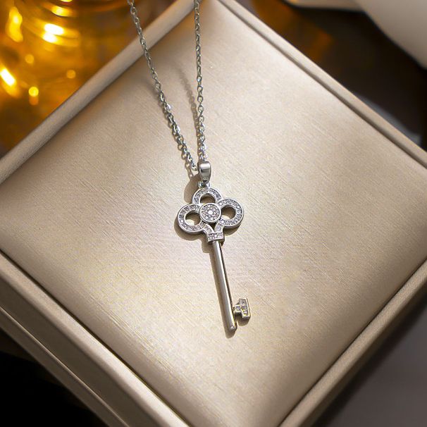 Advanced Trifolium Key Titanium Steel Nec for Women's Electroplated Real Gold Light Luxury Style Live Broadcast_ipsvogv.com