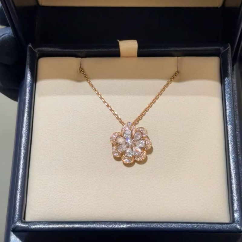 Exquisite Lace Edge Pure White Full Diamond Water Drop Necklace Hollow Rose Pendant_ipsvogv.com