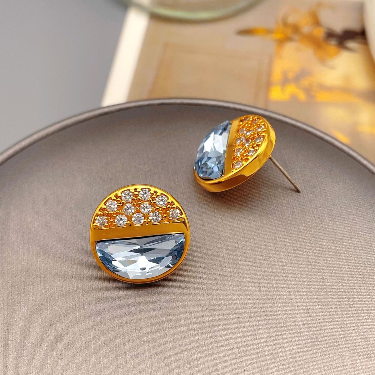 Korean minimalist, exquisite, personalized round glass crystal with a sense of luxury and light luxury. Zircon silver_ipsvogv.com