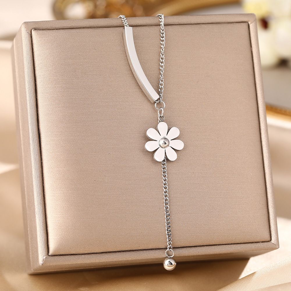 New Daisy Titanium Steel For Women, Not Fading, Light Luxury Design, Collarbone Chain, Fashionable Necklace Accessories,_ipsvogv.com