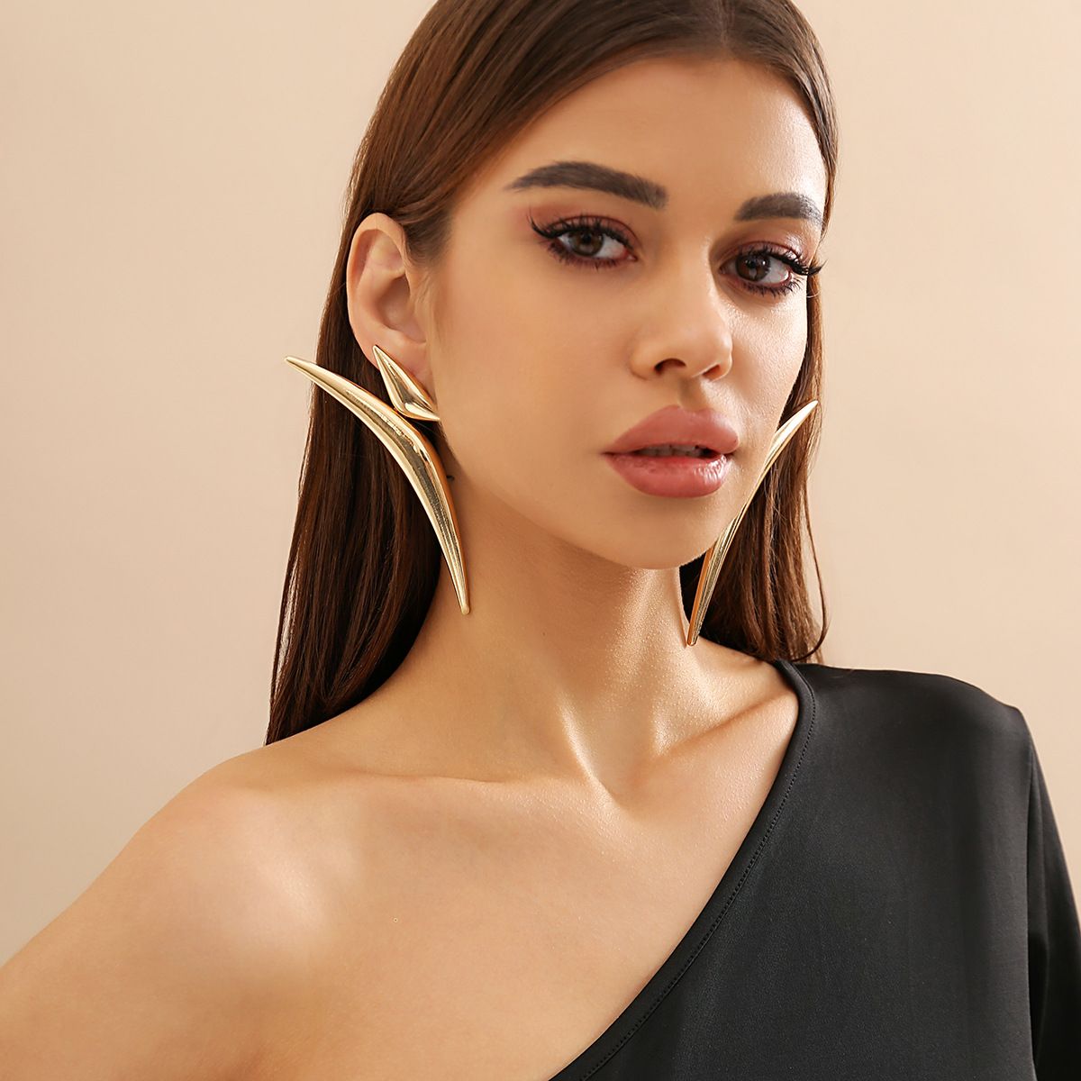 Exaggerated geometric triangle curved tube personality earrings simple sharp earrings Earring jewelry for women_ipsvogv.com