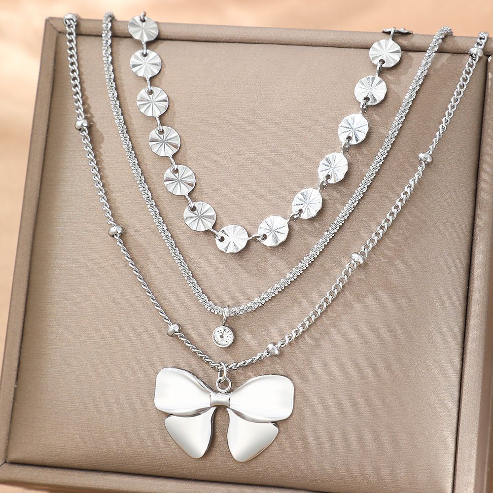 New Minimalist And Fashionable Light Luxury Necklace With Round Embossed Necklace, Personalized Bow, Three-layer_ipsvogv.com