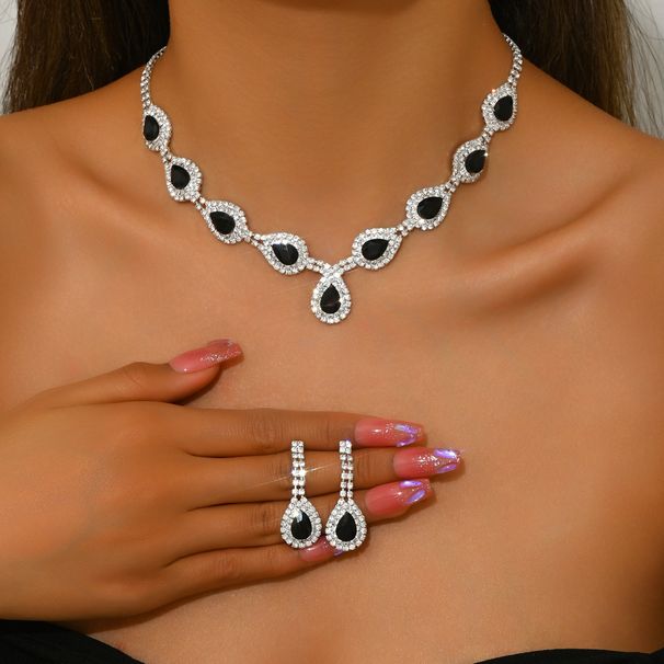 Women’s Jewelry Set Fashion Light Luxury High End Zircon Jewelry Necklace Earrings Niche Retro Clavicle Chain Fashion Versatile Necklace Set_ipsvogv.com