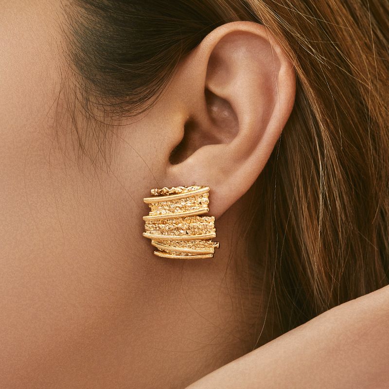 Heavy industry series niche color preserving design earrings personality exaggerated earrings copper plated with K real gold_ipsvogv.com