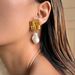 Electroplated Titanium Steel Retro Square Embossed Baroque Pearl Earrings_ipsvogv.com