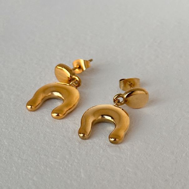 Fashionable Niche INS Titanium Steel Vintage Geometric Niche Horseshoe Earrings_ipsvogv.com