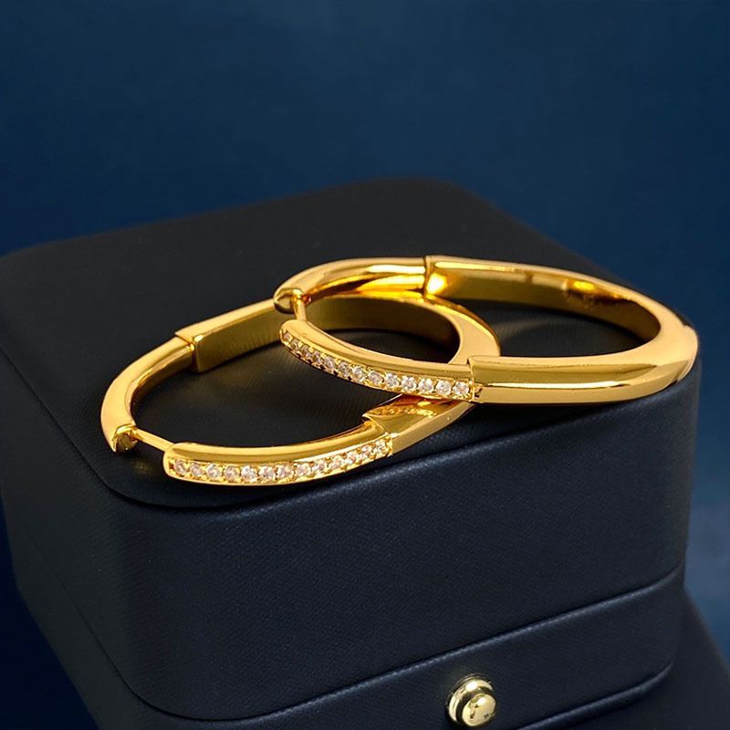 Fan Personalized Two Tone U-shaped Set With Half Dia Earrings Lock Series Large Earaccessory New Style_ipsvogv.com