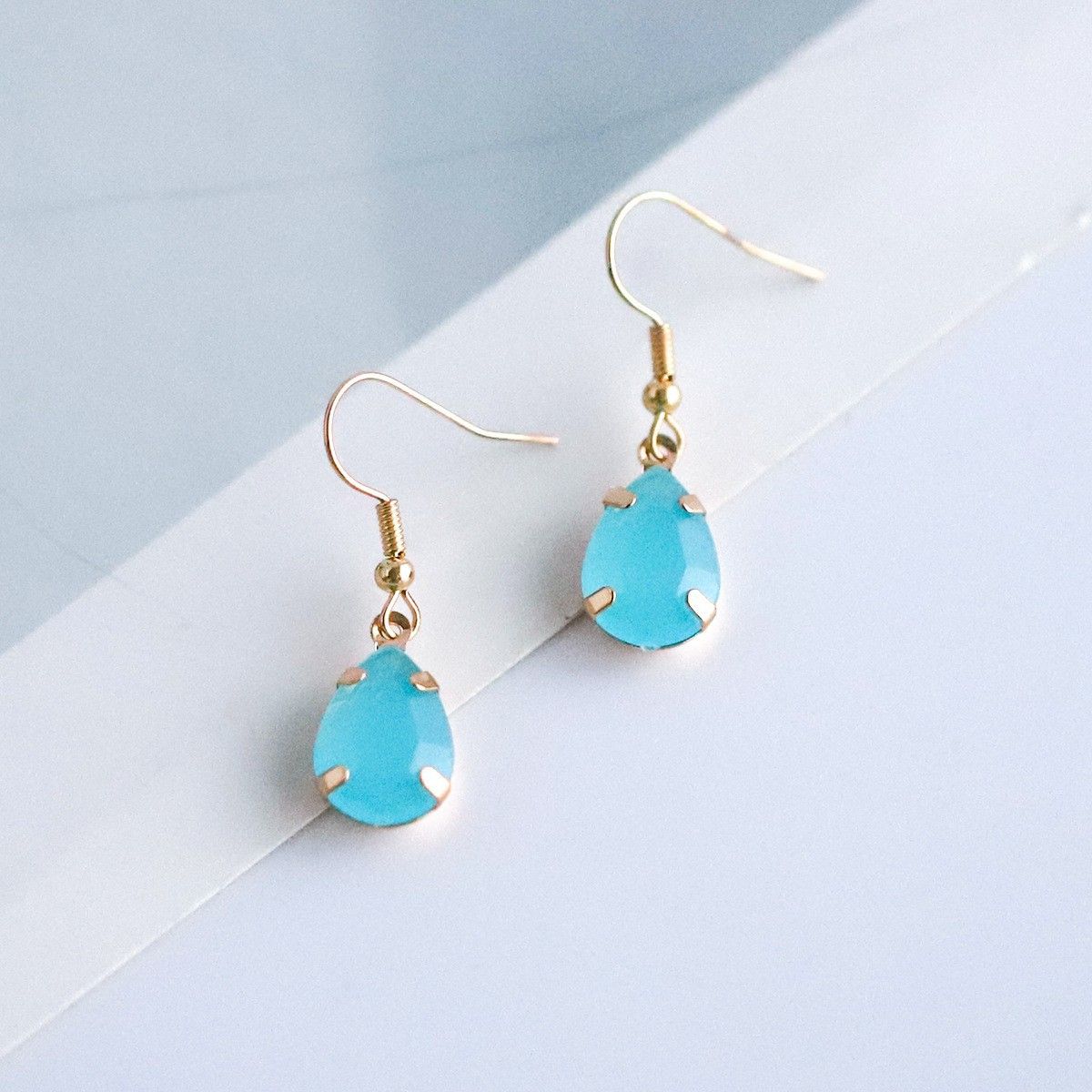 Fashion temperament colored crystal gem diamond earrings necklace clavicle chain personality niche jewelry set female_ipsvogv.com