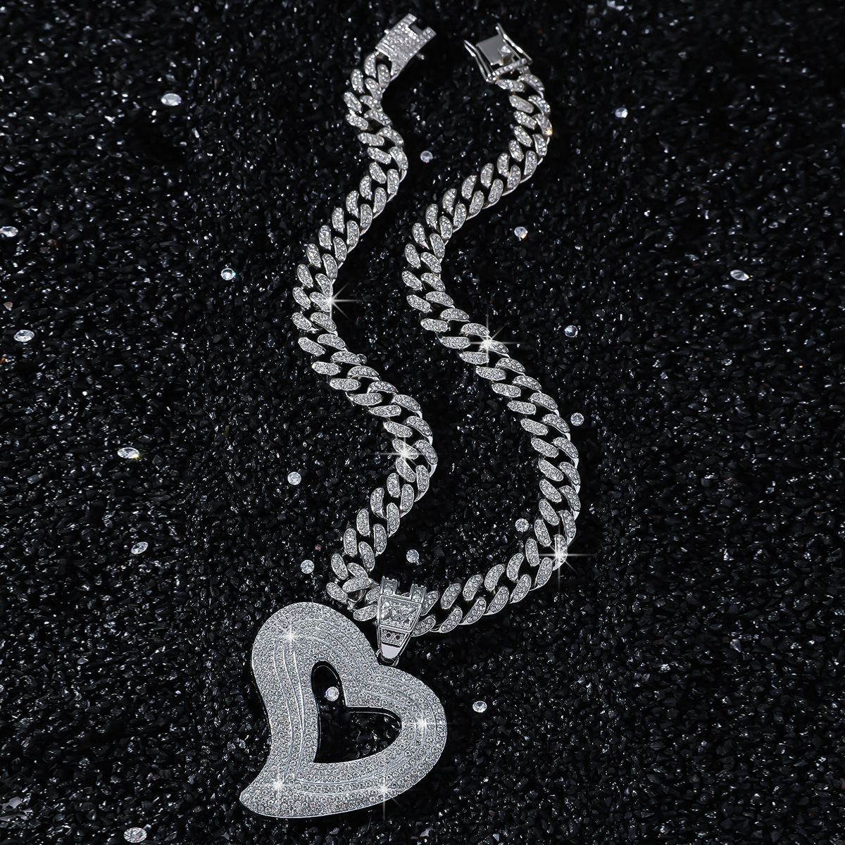 New Style Personality Hip-Hop Pendant Hollow Heart Necklace_ipsvogv.com