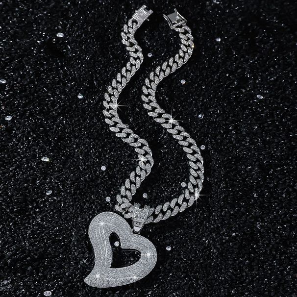New Style Personality Hip-Hop Pendant Hollow Heart Necklace_ipsvogv.com