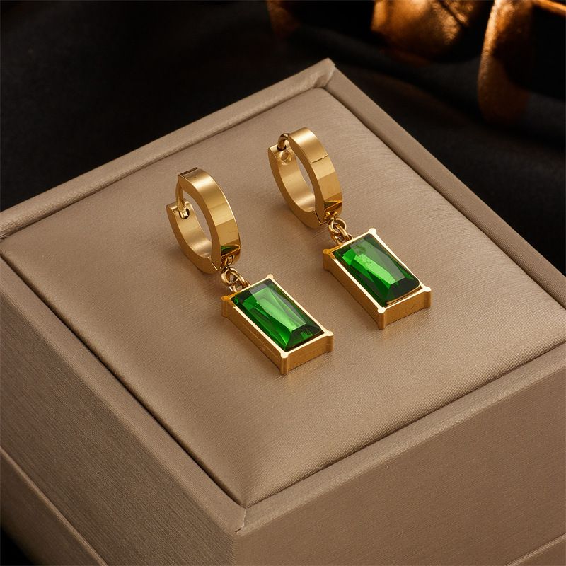 Niche retro titanium steel cube emerald diamond clavicle chain earrings high-end temperament versatile jewelry set_ipsvogv.com