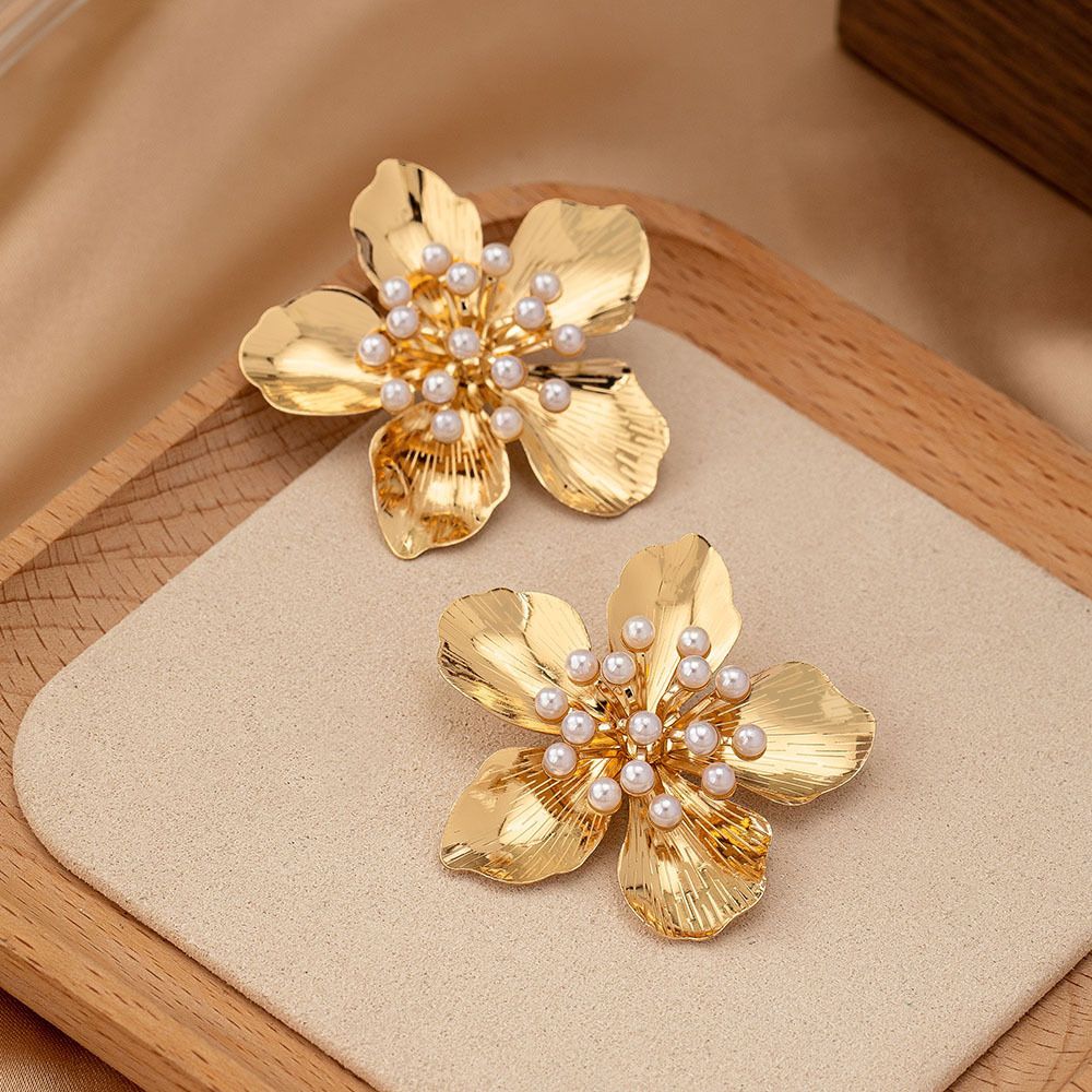 Jewelry Personality Fashion Metal Flower Core For Women Elegant Simple Minimalist Style Earrings_ipsvogv.com