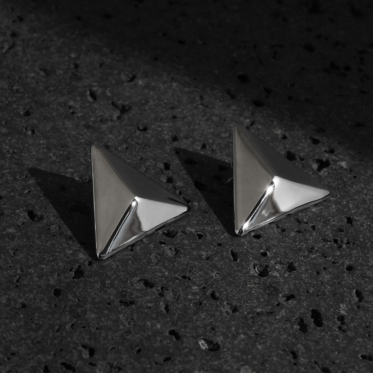 INS Retro Plated Titanium Steel Polished Three Dimensional Triangle Earrings_ipsvogv.com