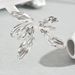 Feng women's accessories simple fashionable, with irregular leaves and a niche design. They are high-end earrings_ipsvogv.com