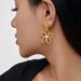 Brass Gold-Plated Metal Flower Earrings For Women, Light Luxury High-End Design Sense Fashion Versatile Romantic Ear_ipsvogv.com