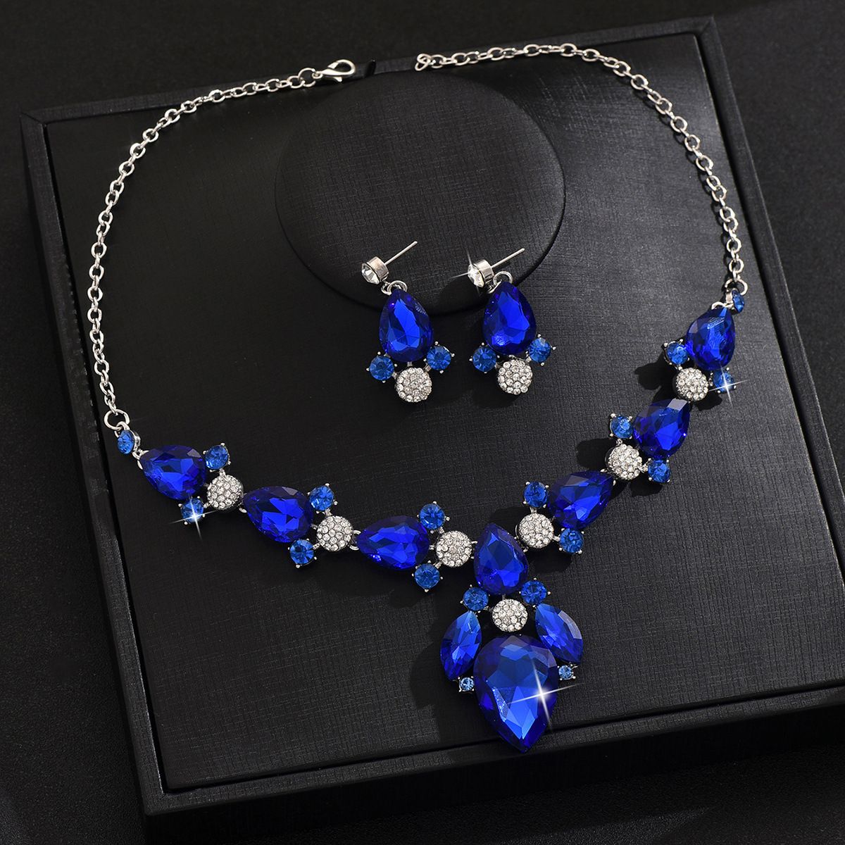 Pinduoduo Alloy Electroplated New Exaggerated Temperament Necklace And Earrings Two-Piece Cross-Mirror Jewelry Set_ipsvogv.com