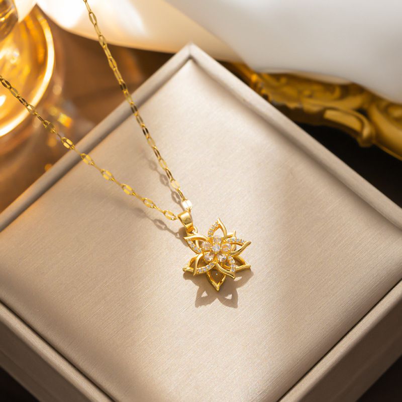Necklace Women's Golden Rotating Five-petal Flower Floret ins Cool Style Women's Internet Celebrity Tide Necklace Simple New Style Titanium Steel_ipsvogv.com