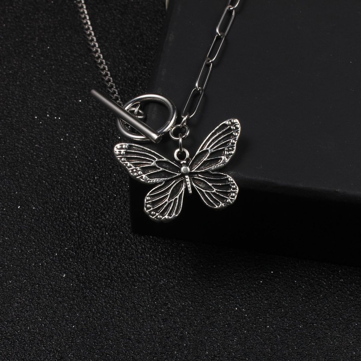 Butterfly Necklace Clavicle Chain Design Retro Old Bracelet_ipsvogv.com