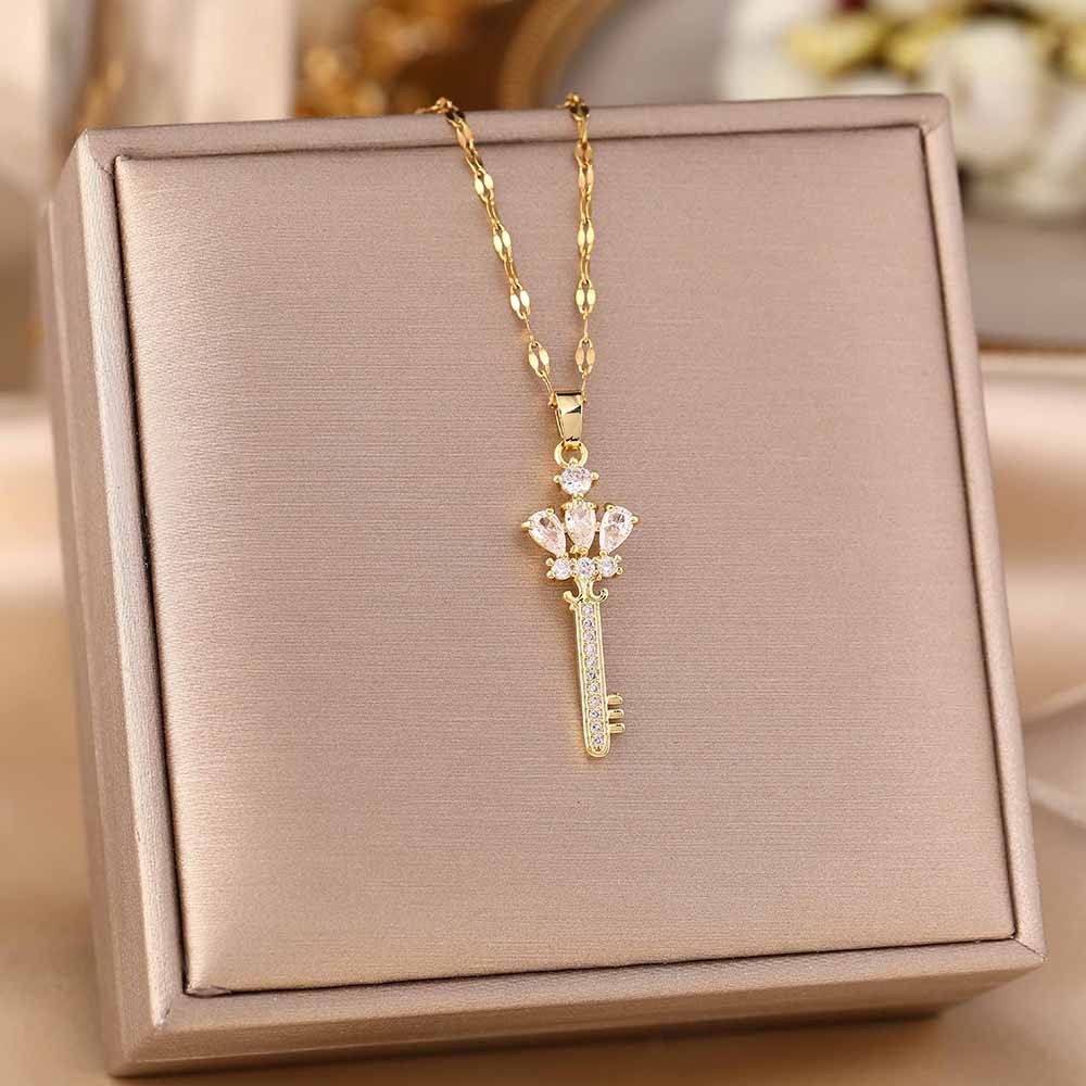 Korean Version Of Ins Simple Zircon Crown Key Pendant Titanium Steel Necklace For Women's High-end Feel Without Fading_ipsvogv.com