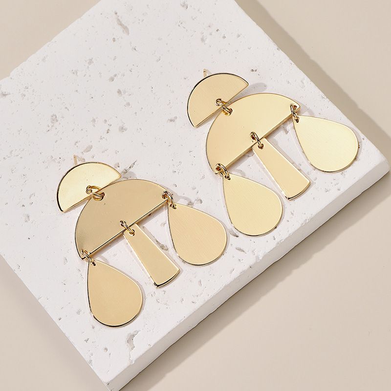 Exaggerated Heavy Craft Niche Water Drop Shape Stud Gold Color Earrings Women Fashion Accessories_ipsvogv.com