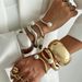 Design Sense: Irregular Metal Lines, Pearl Bracelet, Exaggerated Stacking, Large Light Surface Spring Bracelet_ipsvogv.com